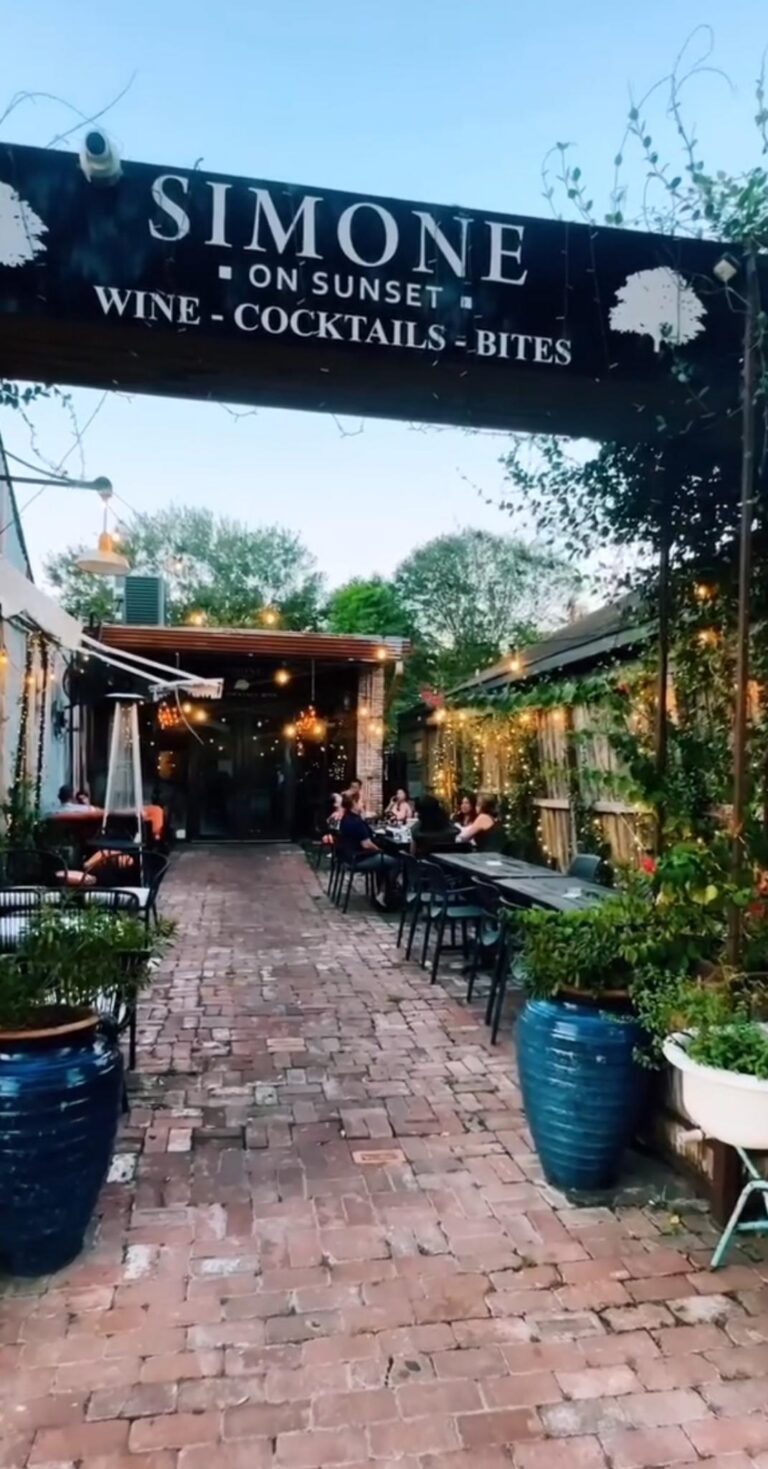 cocktail bar near me in Houston patio at Simone on Sunset